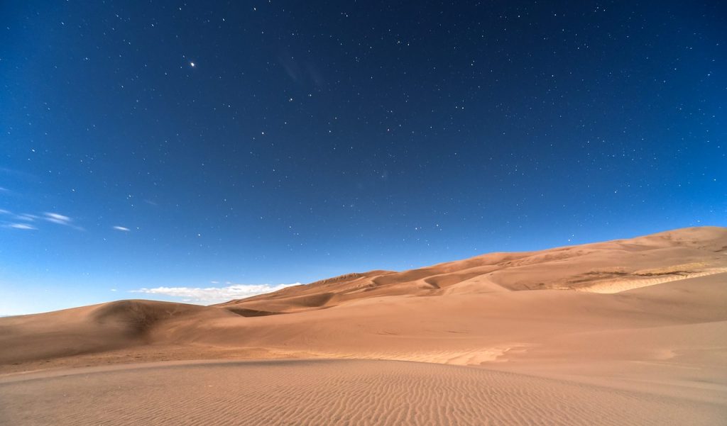 noc nad Saharą